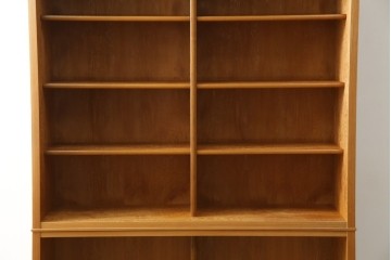 中古　美品!!　高級品　品のある佇まいが目を惹く屋久杉の茶箪笥　定価約65万円相当　(R-075350)