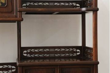 和製ビンテージ　最高級!!　指物師　好菊作　総紫檀(シタン)材　高蒔絵入り　品のある佇まいが魅力の隠し引き出し付き飾り棚(茶棚、違い棚、戸棚、収納棚、ヴィンテージ)(R-075355)