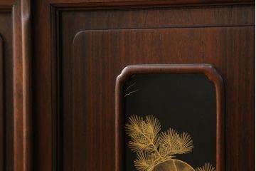 和製ビンテージ　最高級!!　指物師　好菊作　総紫檀(シタン)材　高蒔絵入り　品のある佇まいが魅力の隠し引き出し付き飾り棚(茶棚、違い棚、戸棚、収納棚、ヴィンテージ)(R-075355)