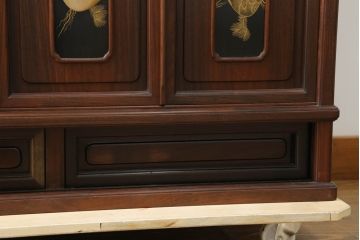 和製ビンテージ　最高級!!　指物師　好菊作　総紫檀(シタン)材　高蒔絵入り　品のある佇まいが魅力の隠し引き出し付き飾り棚(茶棚、違い棚、戸棚、収納棚、ヴィンテージ)(R-075355)