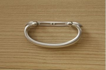 中古　美品!!　一峰刀　柔らかな色合いが魅力的な加茂総桐箪笥(胴丸、総桐たんす、衣装箪笥、着物箪笥、和タンス、引き出し、)(定価約100万円)(R-075356)