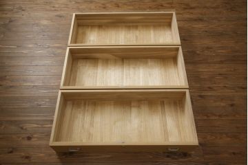中古　美品!!　一峰刀　柔らかな色合いが魅力的な加茂総桐箪笥(胴丸、総桐たんす、衣装箪笥、着物箪笥、和タンス、引き出し、)(定価約100万円)(R-075356)