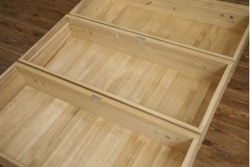 中古　美品!!　一峰刀　柔らかな色合いが魅力的な加茂総桐箪笥(胴丸、総桐たんす、衣装箪笥、着物箪笥、和タンス、引き出し、)(定価約100万円)(R-075356)