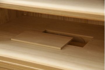 中古　美品!!　一峰刀　柔らかな色合いが魅力的な加茂総桐箪笥(胴丸、総桐たんす、衣装箪笥、着物箪笥、和タンス、引き出し、)(定価約100万円)(R-075356)