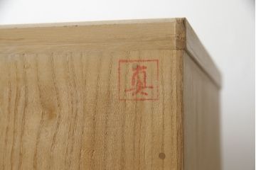 中古　美品!!　一峰刀　柔らかな色合いが魅力的な加茂総桐箪笥(胴丸、総桐たんす、衣装箪笥、着物箪笥、和タンス、引き出し、)(定価約100万円)(R-075356)