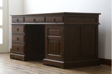 中古　old charm(オールドチャーム)　オーク材　深みのある色合いとアンティーク調のデザインが魅力的な組立て式両袖机(デスク、ニーホールデスク、プレジデントデスク、在宅用、在宅ワーク用、英国)(R-075358)