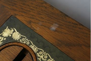 中古　old charm(オールドチャーム)　オーク材　深みのある色合いとアンティーク調のデザインが魅力的な組立て式両袖机(デスク、ニーホールデスク、プレジデントデスク、在宅用、在宅ワーク用、英国)(R-075358)