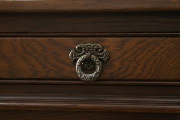 中古　old charm(オールドチャーム)　オーク材　深みのある色合いとアンティーク調のデザインが魅力的な組立て式両袖机(デスク、ニーホールデスク、プレジデントデスク、在宅用、在宅ワーク用、英国)(R-075358)