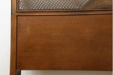 中古　イタリア製　メデア(Medea)　優美な佇まいが魅力的!!ラタンが涼し気な印象のヘッドボード(ベッドフレーム、ダブル)(定価約50万円)(R-075359)