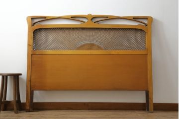 中古　イタリア製　メデア(Medea)　優美な佇まいが魅力的!!ラタンが涼し気な印象のヘッドボード(ベッドフレーム、ダブル)(定価約50万円)(R-075359)