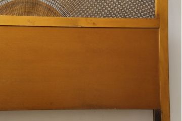 中古　イタリア製　メデア(Medea)　優美な佇まいが魅力的!!ラタンが涼し気な印象のヘッドボード(ベッドフレーム、ダブル)(定価約50万円)(R-075359)