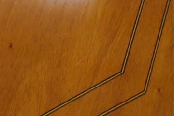 中古　IDC大塚家具取り扱い　イタリア高級家具　メデア(Medea)　クラシカルな佇まいが美しいダイニングテーブル(定価約100万円)(食卓)(R-075364)