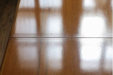 中古　IDC大塚家具取り扱い　イタリア高級家具　メデア(Medea)　クラシカルな佇まいが美しいダイニングテーブル(定価約100万円)(食卓)(R-075364)