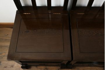 中古　鉄刀木(タガヤサン)　キャスター付き　美しい杢目が目を惹く収納付き板座チェア4脚セット(ダイニングチェア、椅子、イス)(R-075390)