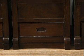 中古　鉄刀木(タガヤサン)　キャスター付き　美しい杢目が目を惹く収納付き板座チェア4脚セット(ダイニングチェア、椅子、イス)(R-075390)