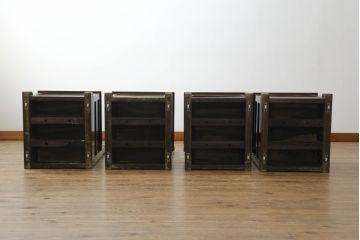 中古　鉄刀木(タガヤサン)　キャスター付き　美しい杢目が目を惹く収納付き板座チェア4脚セット(ダイニングチェア、椅子、イス)(R-075390)