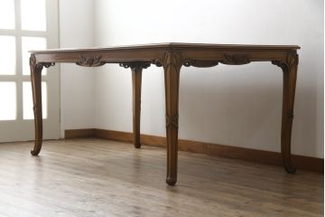 中古　イタリア高級家具　メデア(Medea)　天板の美しい木目と脚のデザインが目を惹くダイニングテーブル(食卓、4人掛け、6人掛け)(定価100万円以上)(R-075391)