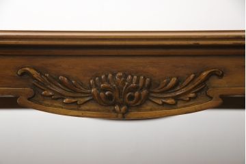 中古　イタリア高級家具　メデア(Medea)　天板の美しい木目と脚のデザインが目を惹くダイニングテーブル(食卓、4人掛け、6人掛け)(定価100万円以上)(R-075391)