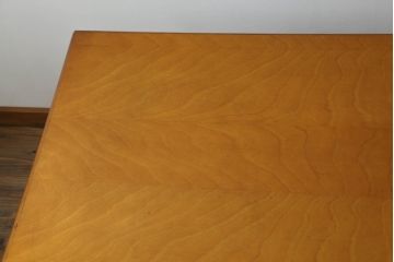 中古　美品　横浜クラシック家具　ダニエル(daniel)　アーリーアメリカンシリーズ　A-344　ヨーロピアンな装飾が上品なダイニングテーブル(ミッシェルテーブル、4人掛け、6人掛け、食卓)(R-075392)