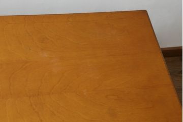 中古　美品　横浜クラシック家具　ダニエル(daniel)　アーリーアメリカンシリーズ　A-344　ヨーロピアンな装飾が上品なダイニングテーブル(ミッシェルテーブル、4人掛け、6人掛け、食卓)(R-075392)