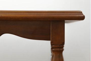 中古　美品　横浜クラシック家具　ダニエル(daniel)　アーリーアメリカンシリーズ　A-344　ヨーロピアンな装飾が上品なダイニングテーブル(ミッシェルテーブル、4人掛け、6人掛け、食卓)(R-075392)