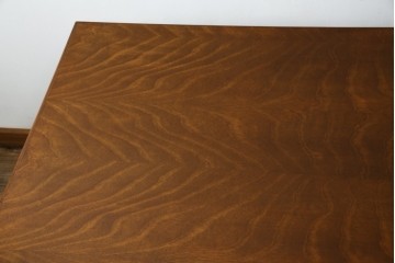 中古　美品　横浜クラシック家具　ダニエル(daniel)　アーリーアメリカンシリーズ　A-344　ヨーロピアンな装飾が上品なダイニングテーブル　(R-075392)