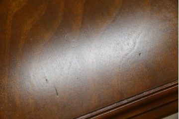 中古　美品　横浜クラシック家具　ダニエル(daniel)　アーリーアメリカンシリーズ　A-344　ヨーロピアンな装飾が上品なダイニングテーブル　(R-075392)