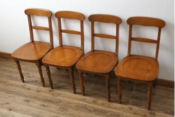 中古　美品　横浜ダニエル(daniel)　アメリカンシリーズ　シンプルなデザインが取り入れやすいダイニングチェア4脚セット(アームレスチェア、板座チェア、椅子、イス)(定価4脚で約40万円)(R-075393)