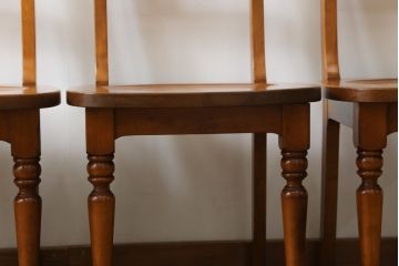中古　美品　横浜ダニエル(daniel)　アメリカンシリーズ　シンプルなデザインが取り入れやすいダイニングチェア4脚セット(アームレスチェア、板座チェア、椅子、イス)(定価4脚で約40万円)(R-075393)