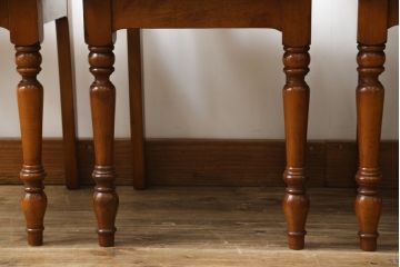 中古　美品　横浜ダニエル(daniel)　アメリカンシリーズ　シンプルなデザインが取り入れやすいダイニングチェア4脚セット(アームレスチェア、板座チェア、椅子、イス)(定価4脚で約40万円)(R-075393)
