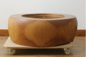 和製ビンテージ　総欅(ケヤキ)材　和モダンなお部屋づくりにおすすめのくり抜き火鉢(木製火鉢、囲炉裏、ヴィンテージ)(R-075394)