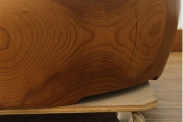 和製ビンテージ　総欅(ケヤキ)材　和モダンなお部屋づくりにおすすめのくり抜き火鉢(木製火鉢、囲炉裏、ヴィンテージ)(R-075394)
