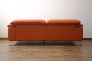 中古　美品　2020年3月頃購入　総本革(レザー)　イタリア　ニコレッティ・ホーム(NICOLETTI HOME)　テスラ(Tesla)　快適な座り心地と高級感ある空間を演出してくれる2.5Pソファ(レザーソファ、アームソファ、ハイバック、ローバック、2人掛け、3人掛け)(定価約54万円)(R-075398)