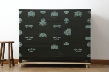 中古　美品　国産　職人手作り　総桐材　深緑色の呂色塗りが魅力的!モダンな桐箪笥(総桐箪笥、総桐たんす、和タンス、収納箪笥、整理箪笥、チェスト、引き出し)(R-075399)
