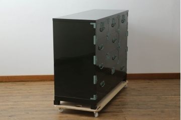 中古　美品　国産　職人手作り　総桐材　深緑色の呂色塗りが魅力的!モダンな桐箪笥(総桐箪笥、総桐たんす、和タンス、収納箪笥、整理箪笥、チェスト、引き出し)(R-075399)