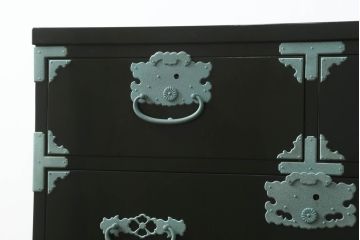 中古　美品　国産　職人手作り　総桐材　深緑色の呂色塗りが魅力的!モダンな桐箪笥(総桐箪笥、総桐たんす、和タンス、収納箪笥、整理箪笥、チェスト、引き出し)(R-075399)