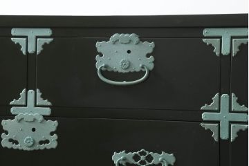 中古　美品　国産　職人手作り　総桐材　深緑色の呂色塗りが魅力的!モダンな桐箪笥(総桐箪笥、総桐たんす、和タンス、収納箪笥、整理箪笥、チェスト、引き出し)(R-075399)