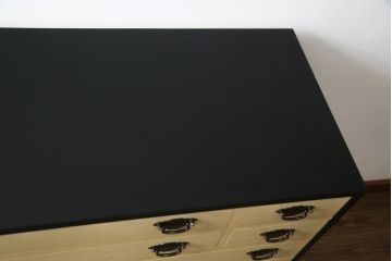 中古　老舗　桐屋田中　落ち着いた佇まいで和モダンな雰囲気を引き立てる加茂総桐箪笥(チェスト、総桐たんす、和タンス、衣装箪笥、収納箪笥、引き出し)(R-075401)