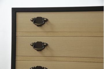 中古　老舗　桐屋田中　落ち着いた佇まいで和モダンな雰囲気を引き立てる加茂総桐箪笥(チェスト、総桐たんす、和タンス、衣装箪笥、収納箪笥、引き出し)(R-075401)
