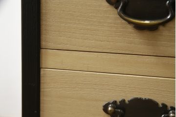 中古　老舗　桐屋田中　落ち着いた佇まいで和モダンな雰囲気を引き立てる加茂総桐箪笥(チェスト、総桐たんす、和タンス、衣装箪笥、収納箪笥、引き出し)(R-075401)