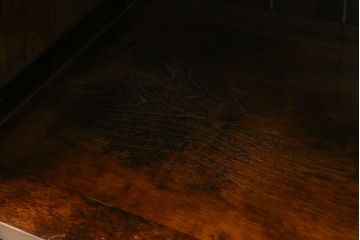 中古　美品　星野民芸(星野民藝)　落ち着いたシックな色合いが魅力の高山式食器棚(水屋箪笥、和風キャビネット、飾り棚、収納棚、戸棚)(R-075403)