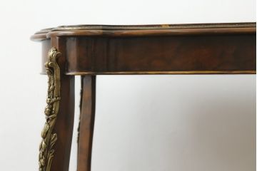 中古　イギリス　メートランドスミス(MAITLAND SMITH)　細部まで拘りあるデザインが素敵なサイドテーブル(コンソールテーブル、飾り棚、花台、英国、店舗什器)(R-075404)