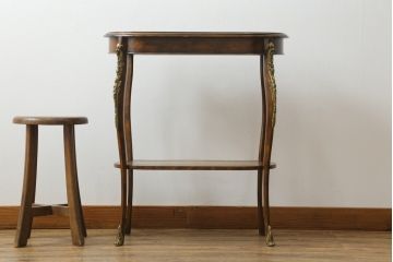 中古　イギリス　メートランドスミス(MAITLAND SMITH)　細部まで拘りあるデザインが素敵なサイドテーブル(コンソールテーブル、飾り棚、花台、英国、店舗什器)(R-075404)