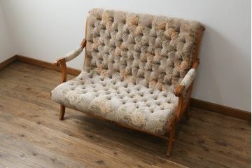 中古　美品!!　横浜ダニエル(daniel)　ブーツ(BOOT)　A-529　落ち着いた色味のファブリックがクラシカルな雰囲気を醸し出すラブシート(2人掛けソファ、二人掛け、アームソファ、ラウンジチェア)(定価約46万円)(R-075406)