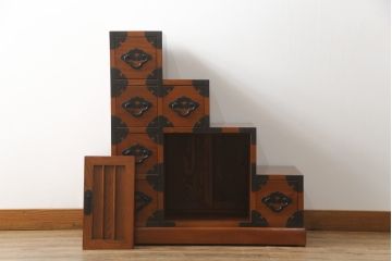 中古　美品!!　楡(ニレ)材　両面使いできる重厚な階段箪笥(和箪笥、和タンス、収納箪笥)(R-075409)