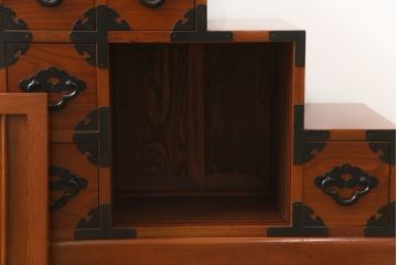中古　美品!!　楡(ニレ)材　両面使いできる重厚な階段箪笥(和箪笥、和タンス、収納箪笥)(R-075409)