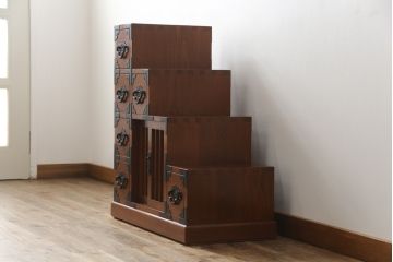 中古　美品!!　楡(ニレ)材　両面使いできる重厚な階段箪笥(和箪笥、和タンス、収納箪笥)(R-075409)