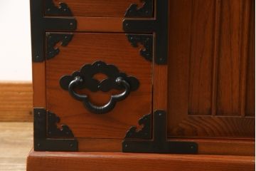 中古　美品!!　楡(ニレ)材　両面使いできる重厚な階段箪笥(和箪笥、和タンス、収納箪笥)(R-075409)