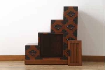 中古　美品!!　楡(ニレ)材　両面使いできる重厚な階段箪笥(和箪笥、和タンス、収納箪笥)(R-075409)