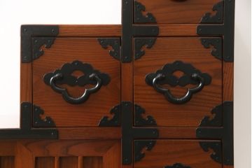 中古　美品!!　楡(ニレ)材　両面使いできる重厚な階段箪笥(和箪笥、和タンス、収納箪笥)(R-075409)